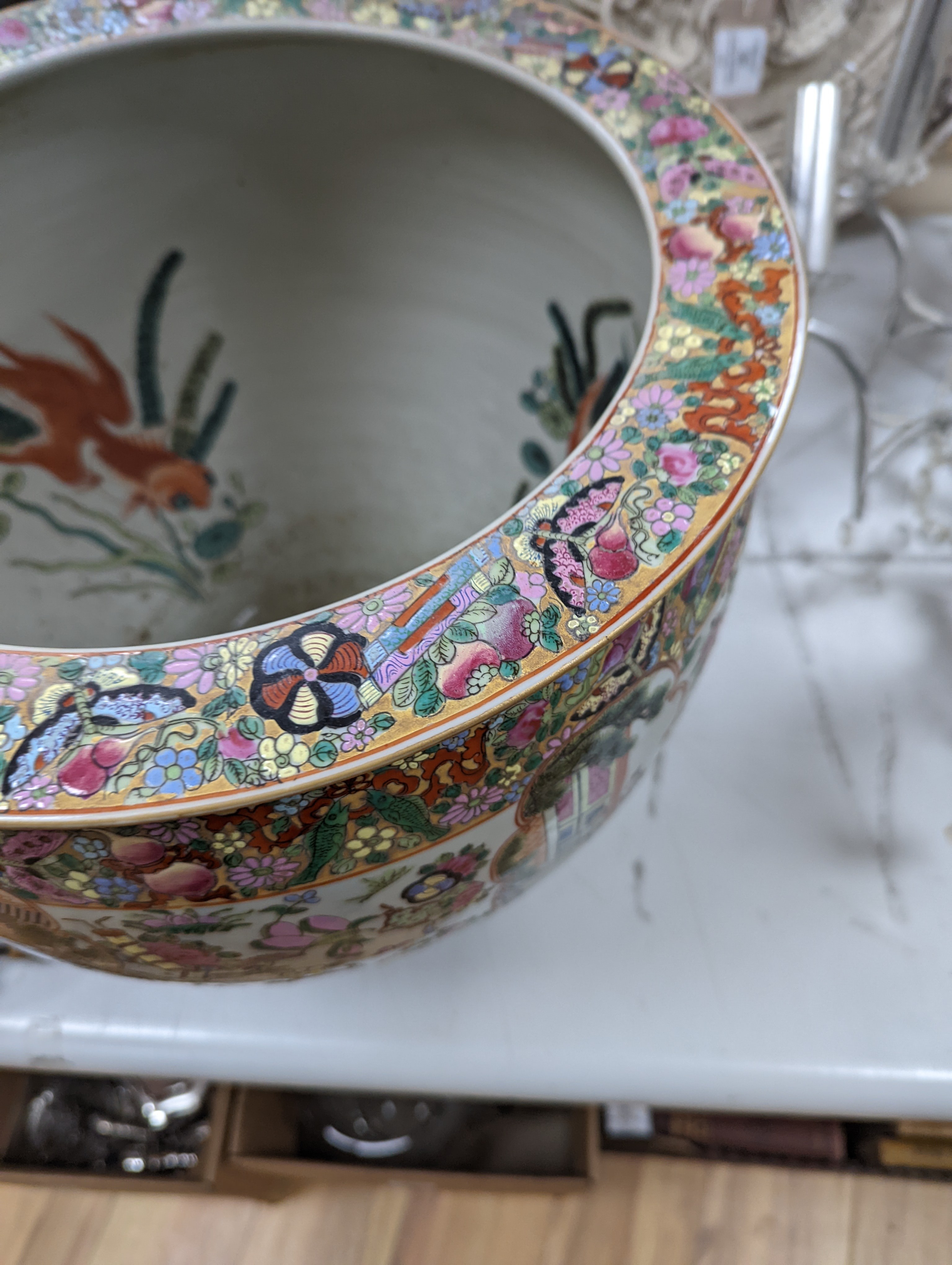 A Chinese famille rose fish bowl 32cm